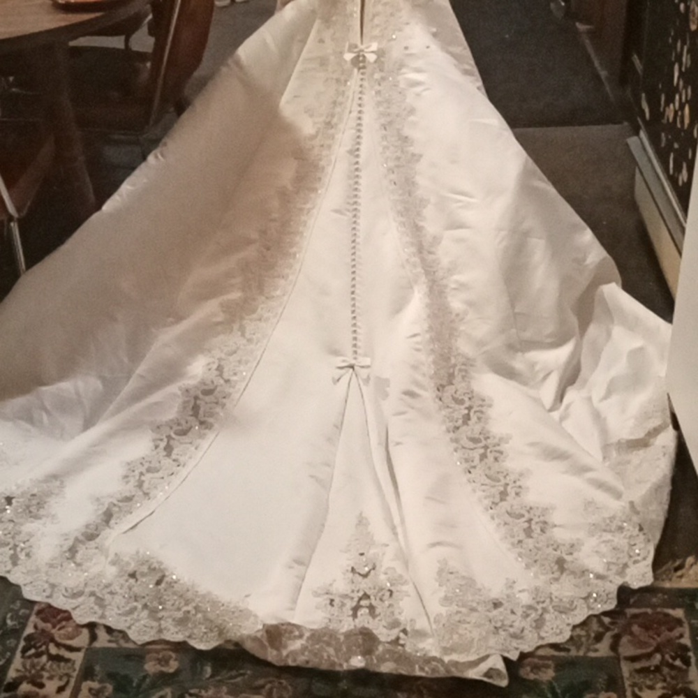 Wedding dress